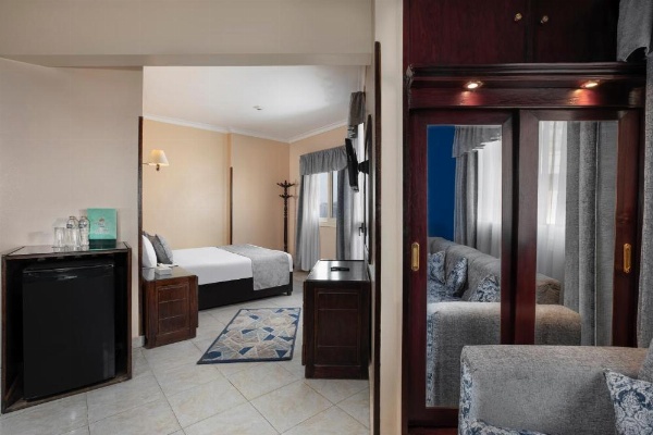 Holidays Express Hotel image 16